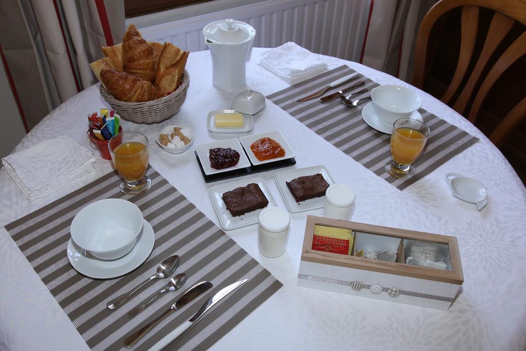 Manoir Le Mesnil Bed & Breakfast Saint-Martin-aux-Chartrains ภายนอก รูปภาพ