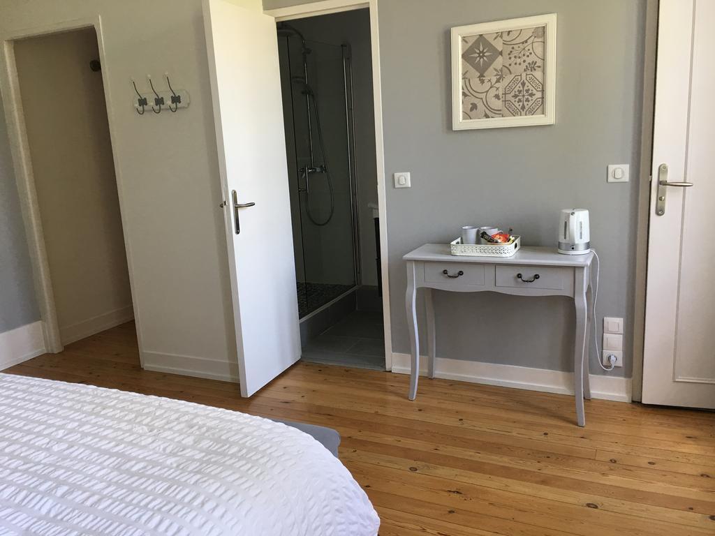 Manoir Le Mesnil Bed & Breakfast Saint-Martin-aux-Chartrains ภายนอก รูปภาพ