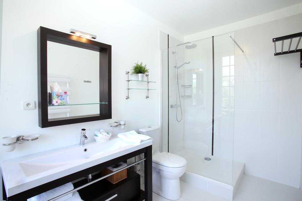 Manoir Le Mesnil Bed & Breakfast Saint-Martin-aux-Chartrains ภายนอก รูปภาพ